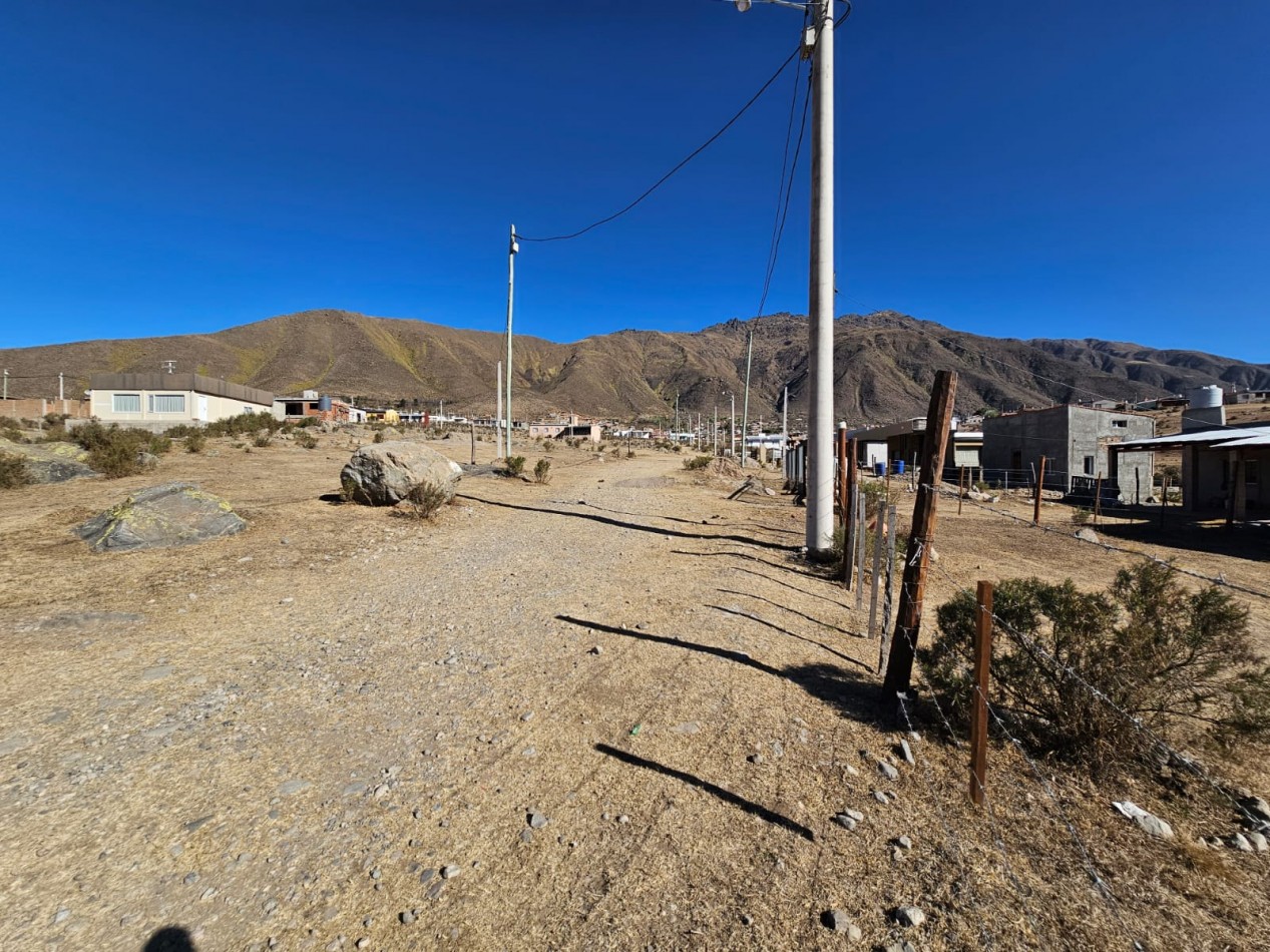 VENTA LOTE 655M2 EL MOLLAR BARRIO CERRADO, LUZ, AGUA, VISTA MAS BASE DE MATERIAL DE 130M2
