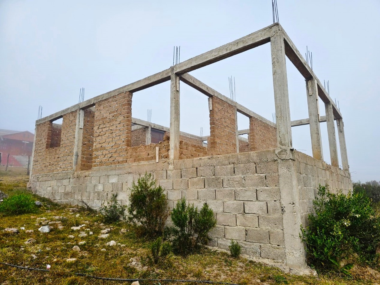 VENTA LOTE 379M2 CON CONSTRUCCION SIN FINALIZAR DE 80M2 TAFI DEL VALLE, EL MOLLAR, POTRERILLOS