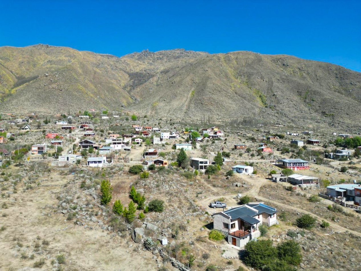 CASA EN VENTA EL MOLLAR VISTA AL LAGO TIPO MONOAMBIENTE 