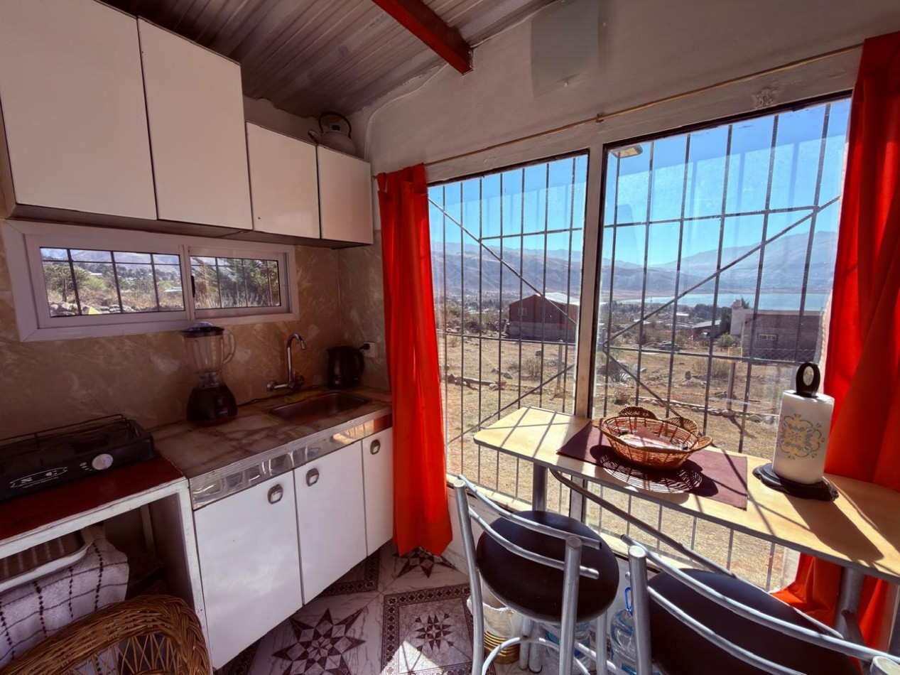 CASA EN VENTA EL MOLLAR VISTA AL LAGO TIPO MONOAMBIENTE 