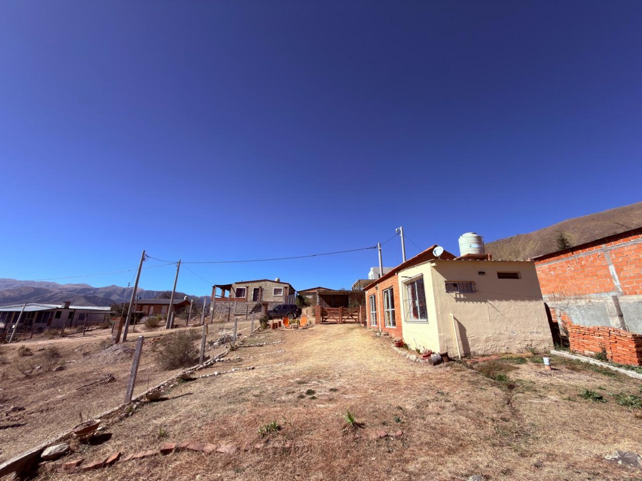 CASA EN VENTA EL MOLLAR VISTA AL LAGO TIPO MONOAMBIENTE 