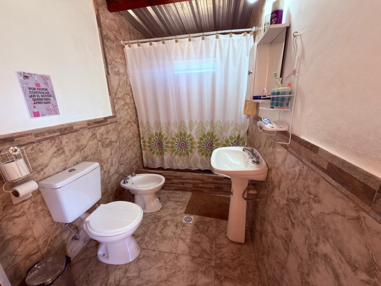 CASA EN VENTA EL MOLLAR VISTA AL LAGO TIPO MONOAMBIENTE 