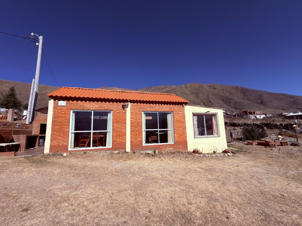 CASA EN VENTA EL MOLLAR VISTA AL LAGO TIPO MONOAMBIENTE 