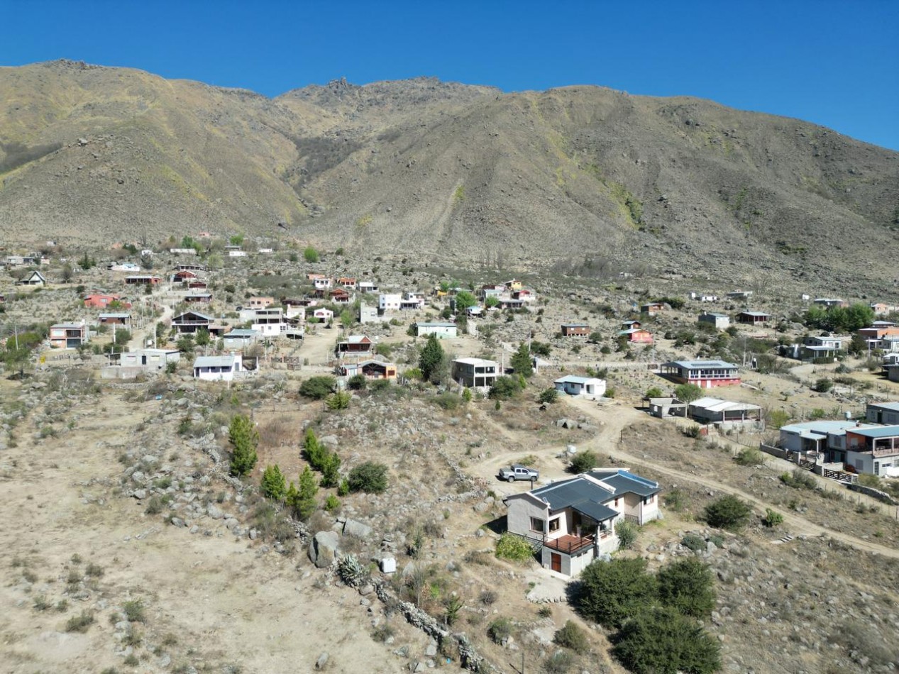 CASA EN VENTA EL MOLLAR VISTA AL LAGO TIPO MONOAMBIENTE 