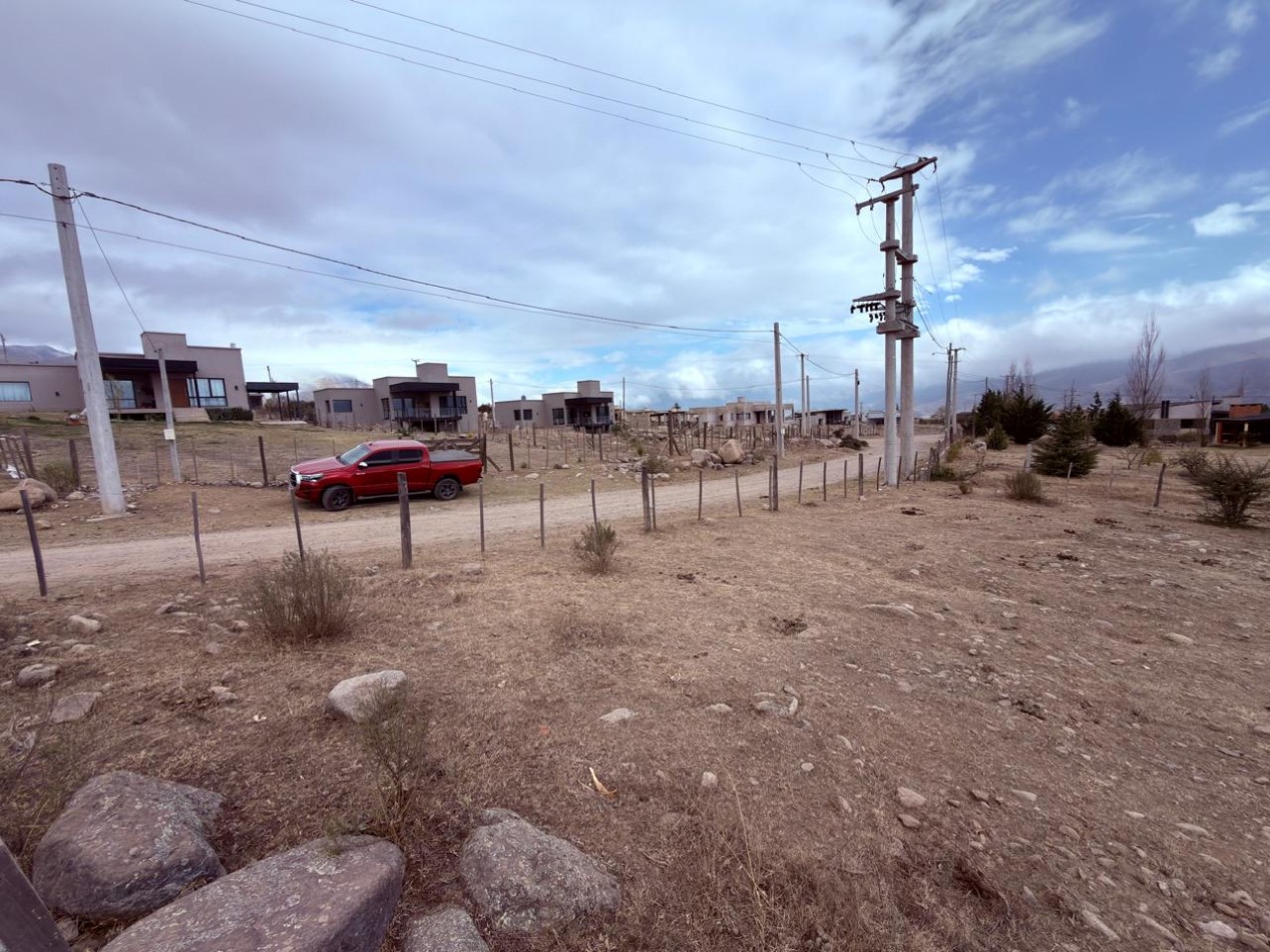 TERRENO EN VENTA 2300 M2 CON ESCRITURA A METROS DE AVENIDA LOLA MORA