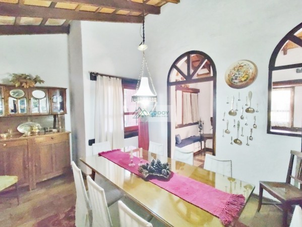 VENTA IMPORTANTE CASA 5 D, TERRENO 1 Ha EL CHURQUI TAFI DEL VALLE