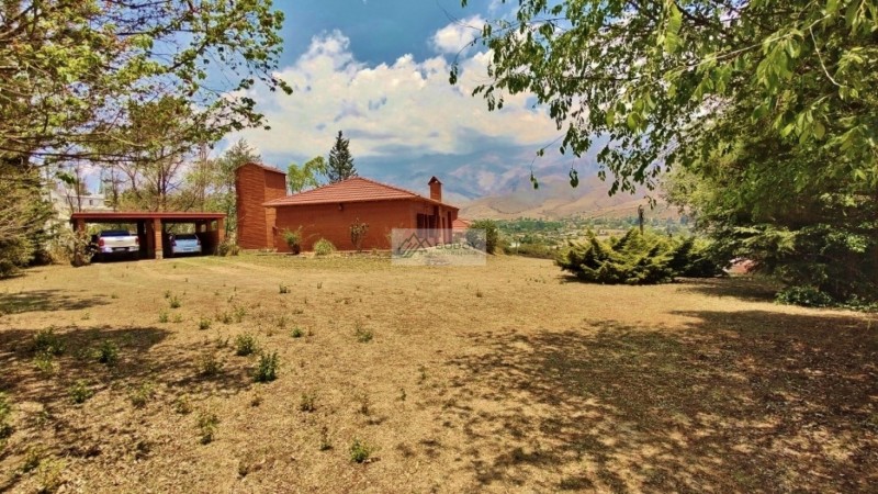 VENTA CASA 3 D, QUINCHO CERRADO, COCHERAS - TAFI DEL VALLE - EL ALTO