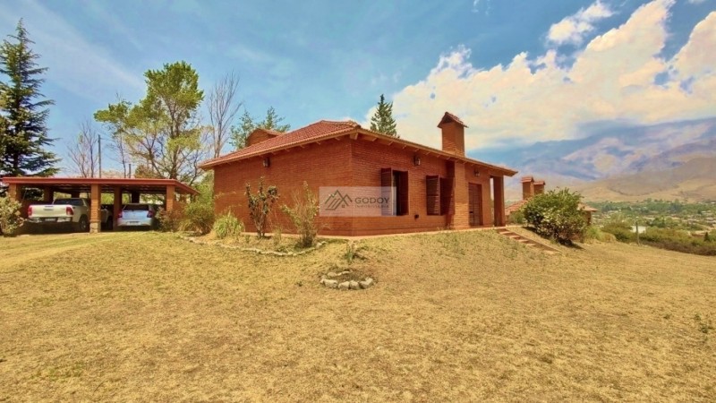 VENTA CASA 3 D, QUINCHO CERRADO, COCHERAS - TAFI DEL VALLE - EL ALTO