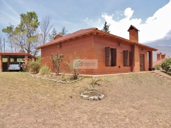 VENTA CASA 3 D, QUINCHO CERRADO, COCHERAS - TAFI DEL VALLE - EL ALTO