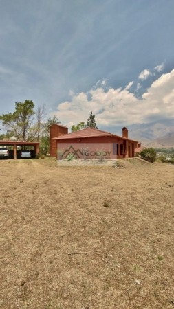 VENTA CASA 3 D, QUINCHO CERRADO, COCHERAS - TAFI DEL VALLE - EL ALTO