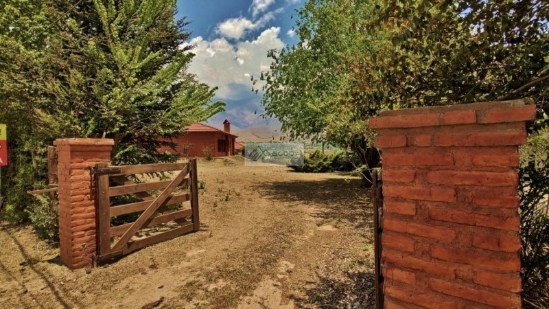 VENTA CASA 3 D, QUINCHO CERRADO, COCHERAS - TAFI DEL VALLE - EL ALTO