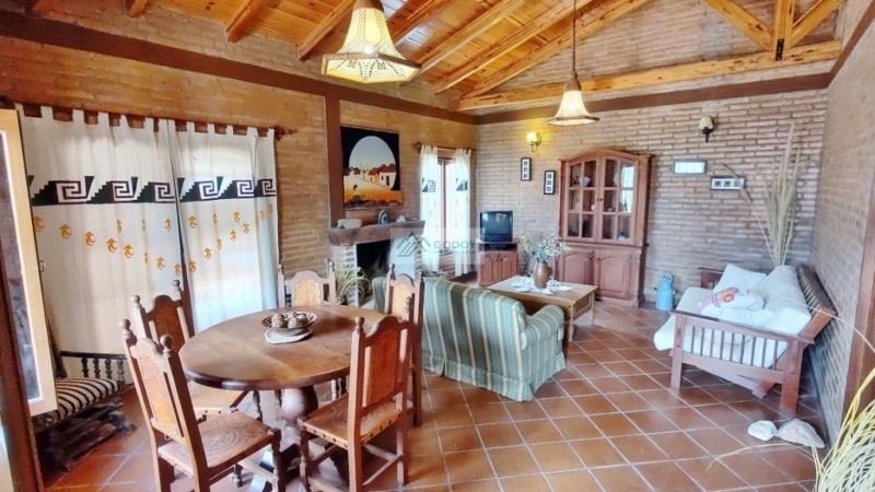 VENTA CASA 3 D, QUINCHO CERRADO, COCHERAS - TAFI DEL VALLE - EL ALTO