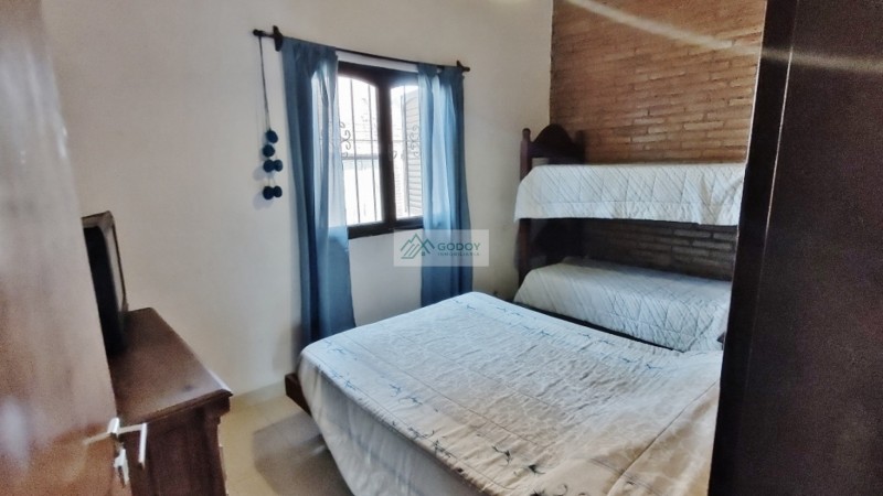 VENTA CASA 3 D, QUINCHO CERRADO, COCHERAS - TAFI DEL VALLE - EL ALTO