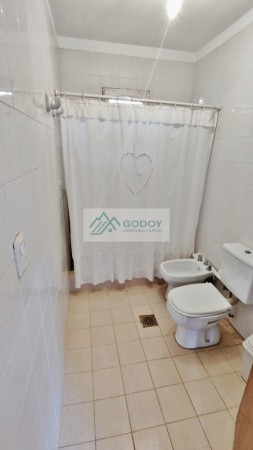 VENTA CASA 3 D, QUINCHO CERRADO, COCHERAS - TAFI DEL VALLE - EL ALTO