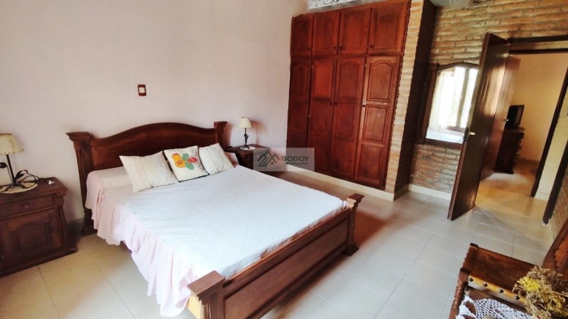 VENTA CASA 3 D, QUINCHO CERRADO, COCHERAS - TAFI DEL VALLE - EL ALTO