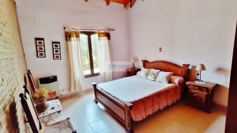 VENTA CASA 3 D, QUINCHO CERRADO, COCHERAS - TAFI DEL VALLE - EL ALTO