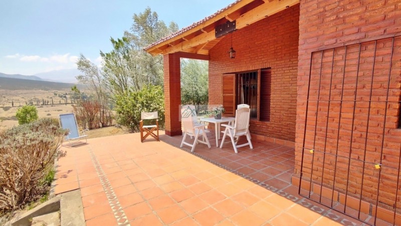 VENTA CASA 3 D, QUINCHO CERRADO, COCHERAS - TAFI DEL VALLE - EL ALTO