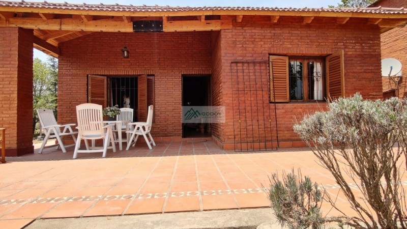 VENTA CASA 3 D, QUINCHO CERRADO, COCHERAS - TAFI DEL VALLE - EL ALTO