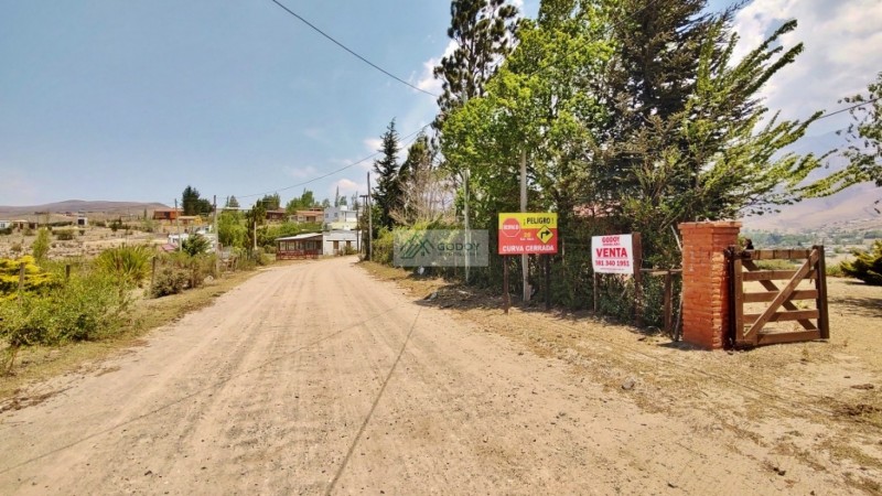 VENTA CASA 3 D, QUINCHO CERRADO, COCHERAS - TAFI DEL VALLE - EL ALTO